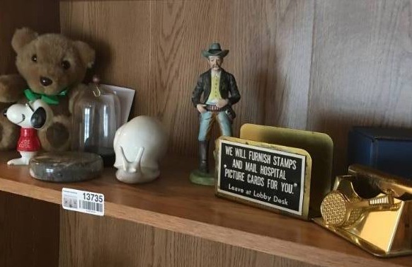 lot 13735 image: Misc Collectibles Lot