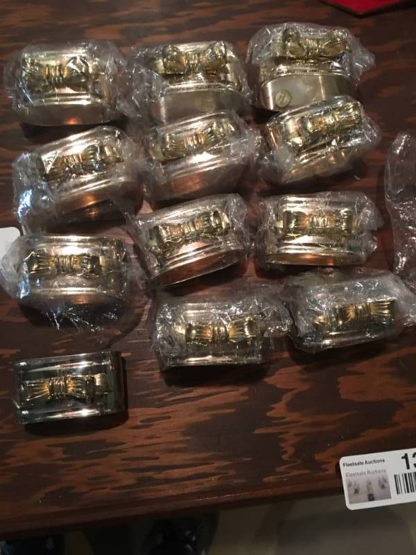 lot 13783 image: Lot of 12 Metal Bow Accent Napkin Rings