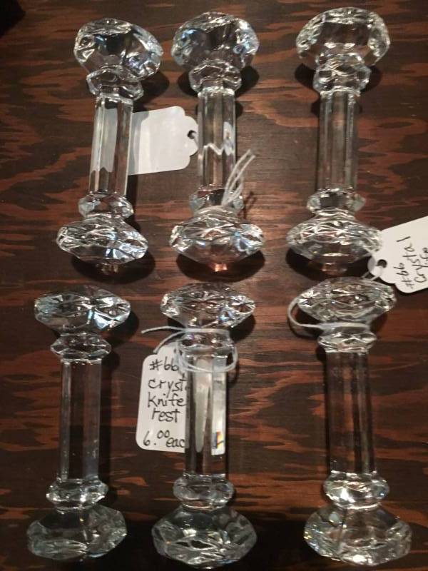 lot 13784 image: Lot of 6 Crystal Knife Rests