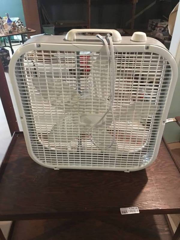 lot 13828 image: Galaxy Box Fan