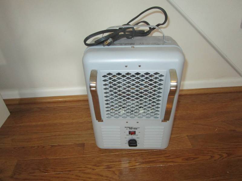 lot 13687 image: Metal Electric Titan Space Heater