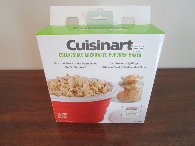 lot 13692 image: Cuisinart Collapsible Microwave Popcorn Maker