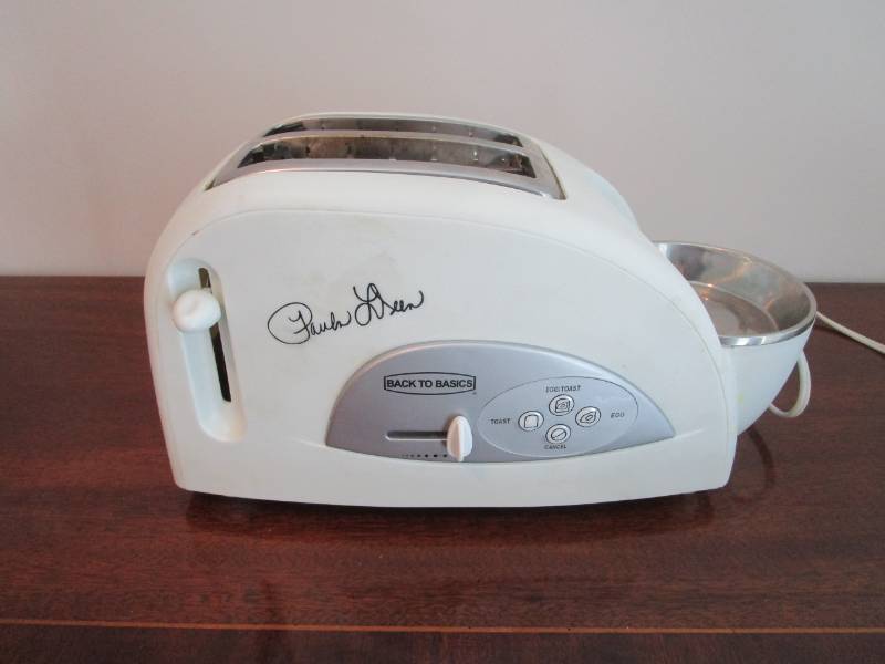 lot 13694 image: Paula Deen Back to Basics Multi Slice ToasterEgg Cooker