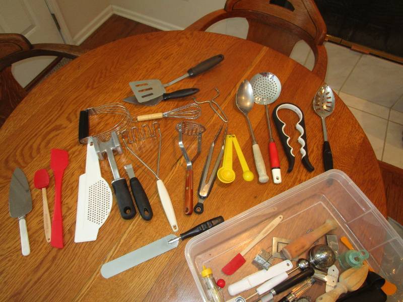 lot 13697 image: Lot of Various Kitchen Utensils and Gadgets