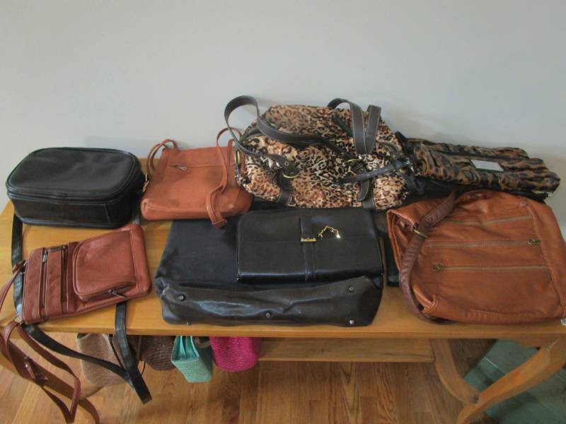 lot 13675 image: Lot of 7 Misc Purses  Handbags