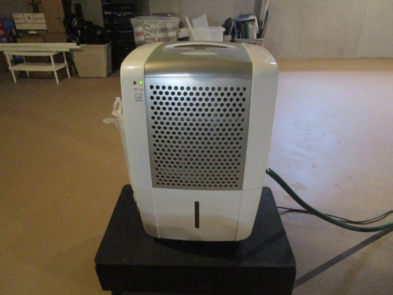 lot 13807 image: Frigidaire 70 pt Dehumidifier