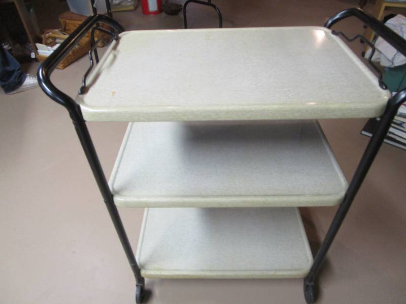 lot 13811 image: Three Shelf Porcelain Rolling Cart w Removeable Tray