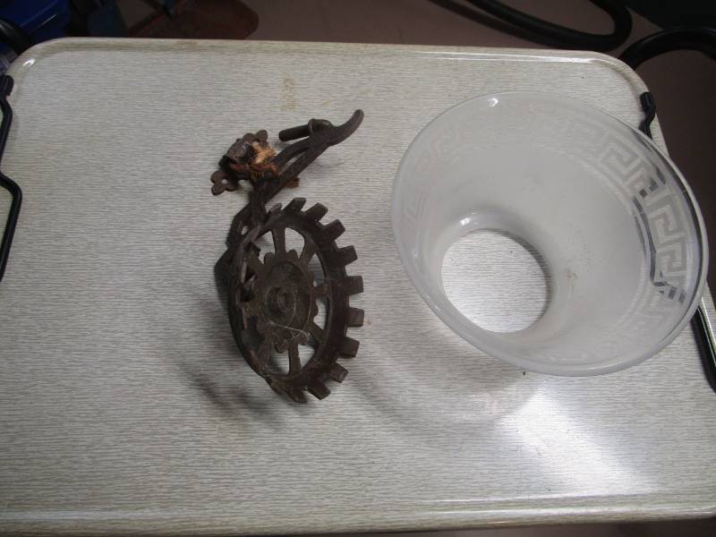 lot 13820 image: Vintage Iron Wall Bracket with Shade for Oil Lamp