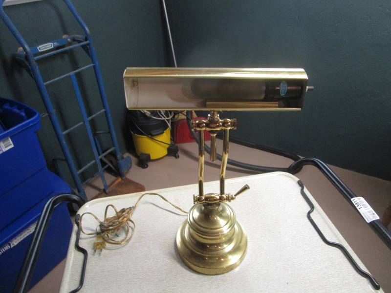 lot 13821 image: Brass Desk Lamp - Adjustable