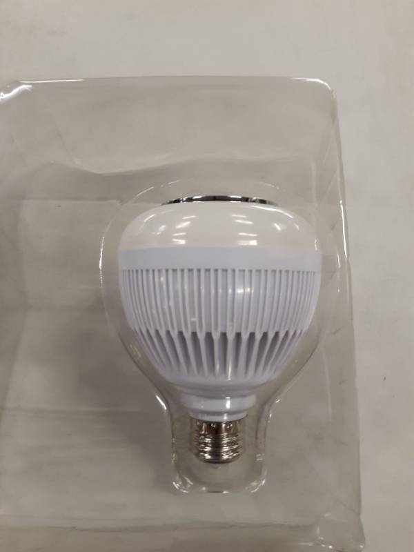 lot 6809 image: LED 8W Bluetooth Color Changing Smart Bulb and Speaker