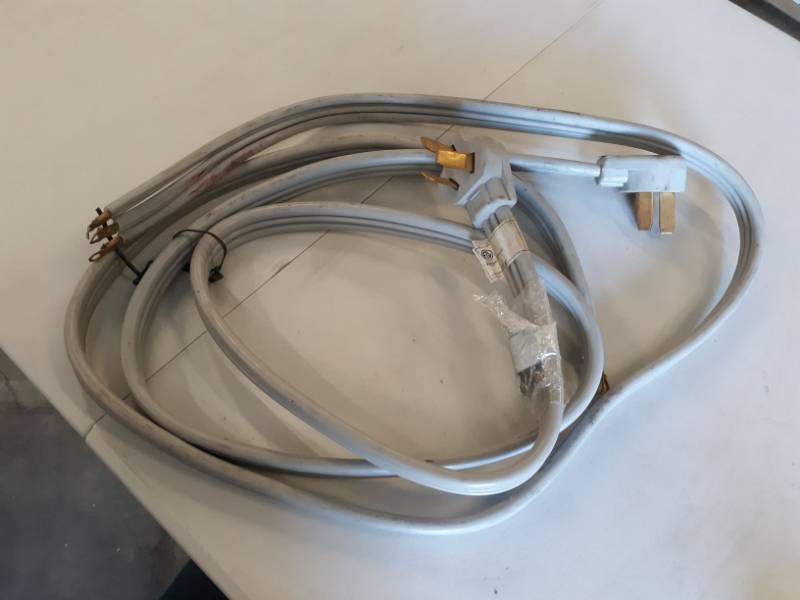 lot 6816 image: Two Three Pronged Power Supply Cords
