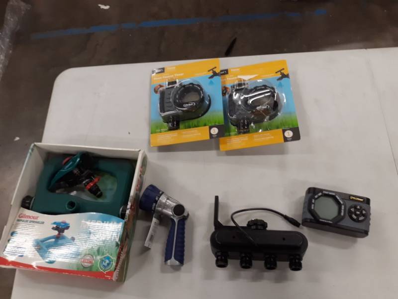 lot 6868 image: Hose Faucet Timers, Sprinkler, and sprayer