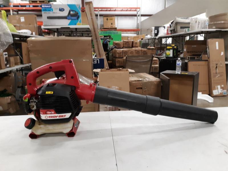 lot 6878 image: Troy-Bilt TB430 Leaf Blower