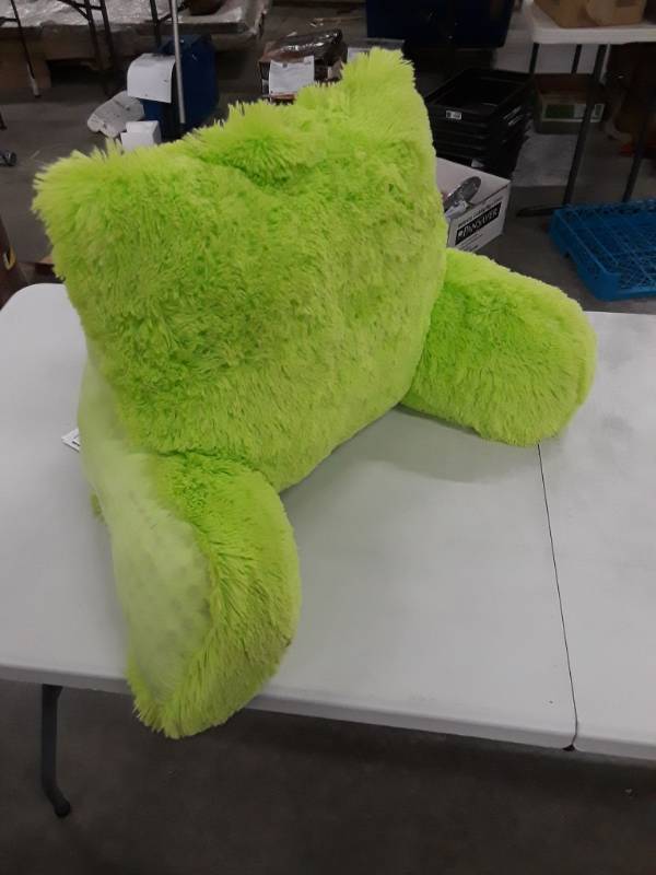 lot 6891 image: Green Pillow