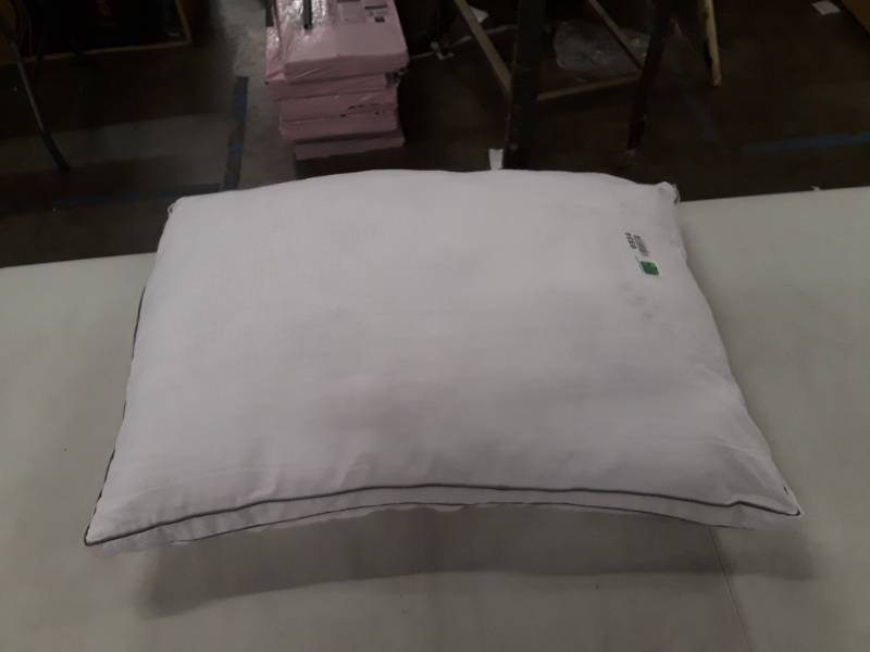 lot 6934 image: White Pillow