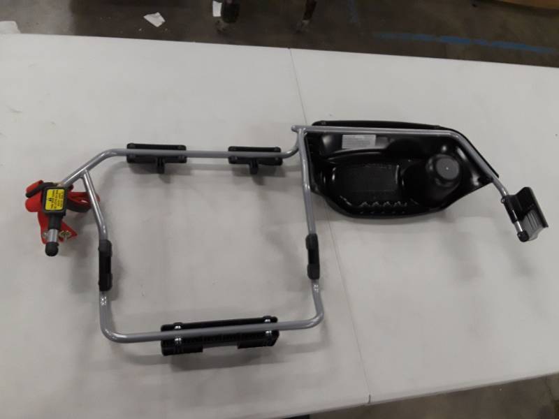 lot 6945 image: BOB 2016 Duallie Infant Car Seat Adapter for Graco