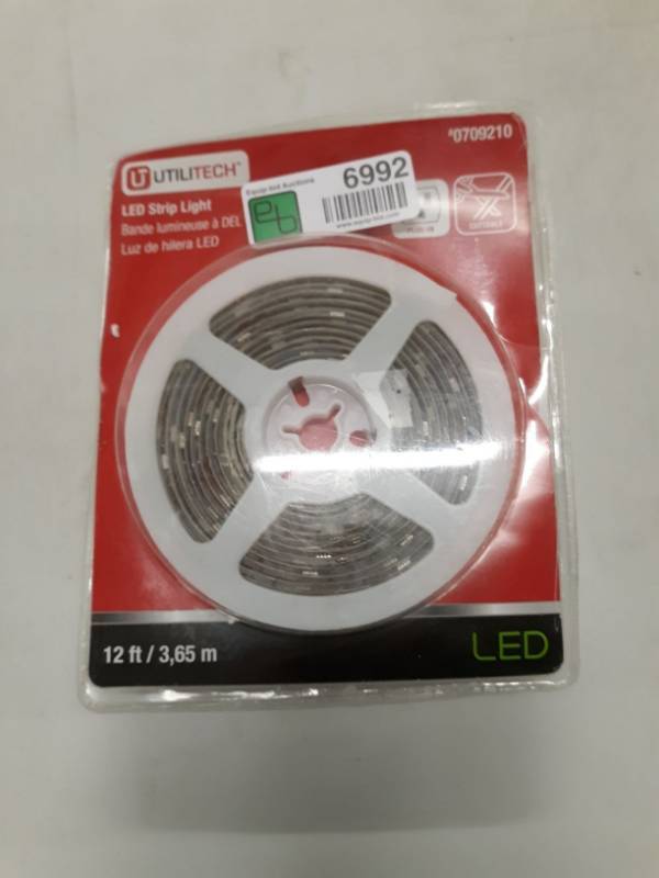 lot 6992 image: Utilitech Led Strip Light 12 Ft3.65 M 0709210