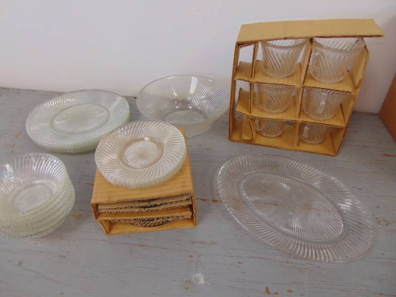 lot 4848 image: Glassware Set - Platter, Plates, Bowls, & Cups