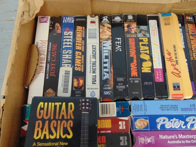 赤い絆　VHS パーフェクトBOX Amazon.co.jp: 赤い絆(2) [VHS] : 国広富之, 山口百恵, 山口百恵