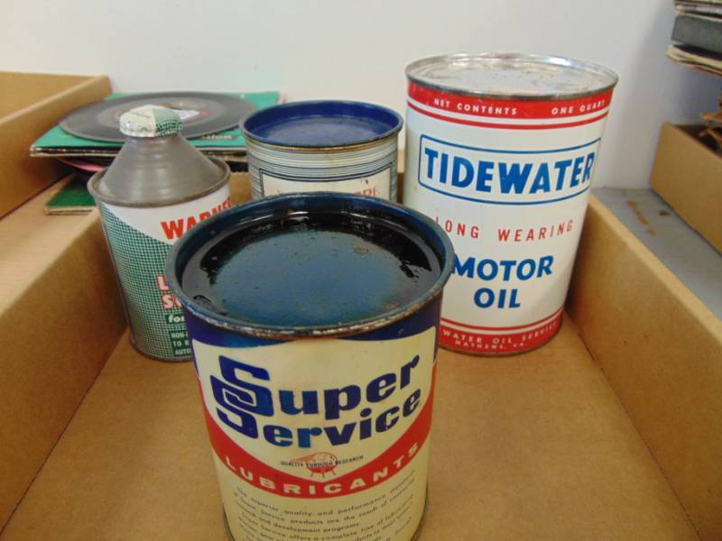 lot 4877 image: Tide Water & Super Service Cans
