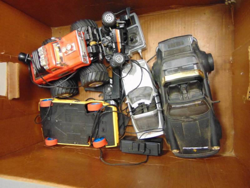 lot 4894 image: 5 Remote Control Toy Vehicles - Untested
