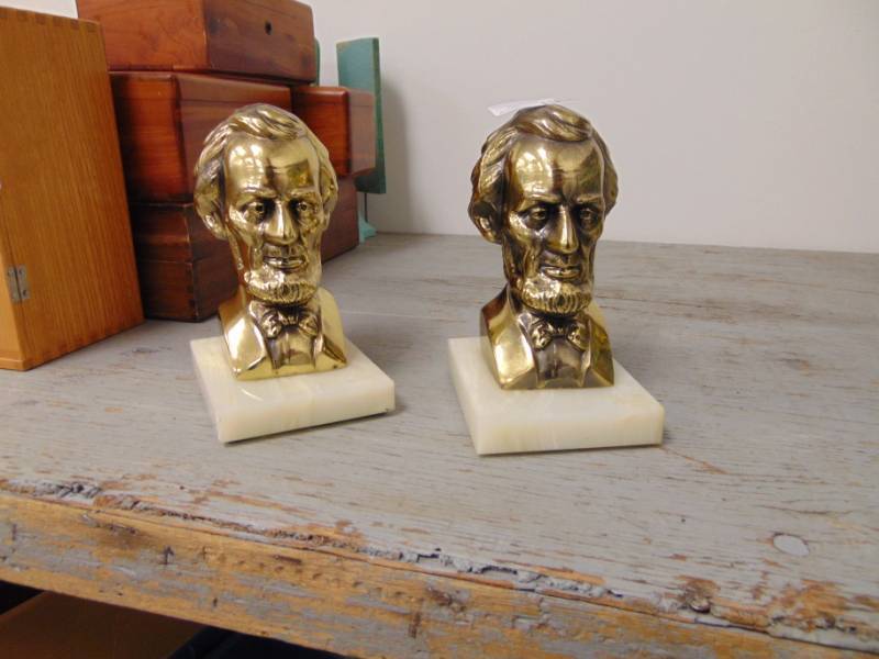 lot 4929 image: Pair of Abraham Lincoln Busts