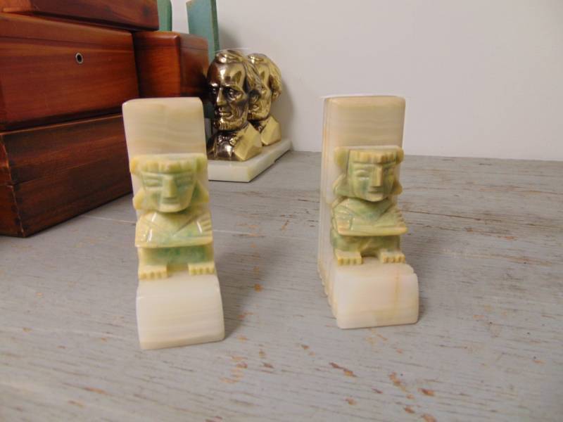 lot 4930 image: Jade Like Book Ends