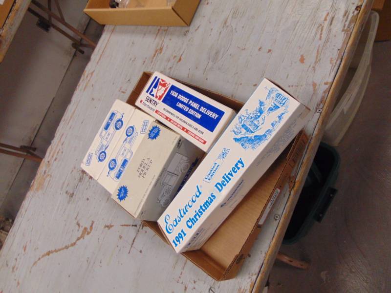 lot 4950 image: 5 NIB Diecast