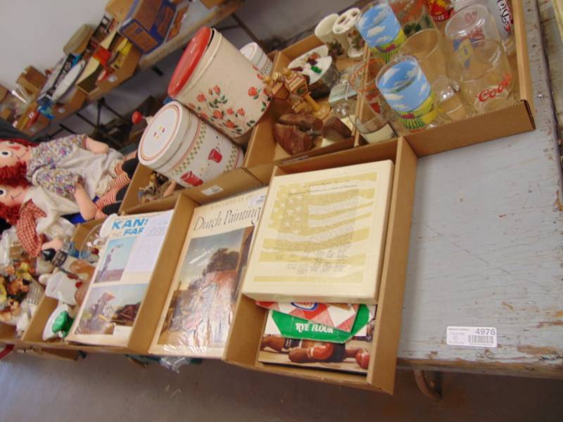 lot 4976 image: Contents of Table