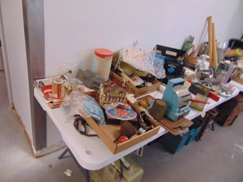lot 4978 image: Contents of Table