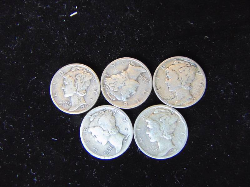 lot 4988 image: 5 Mercury Dimes