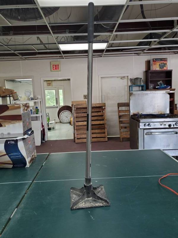 lot 6114 image: Kobalt Steel 10 x 10 Tamper