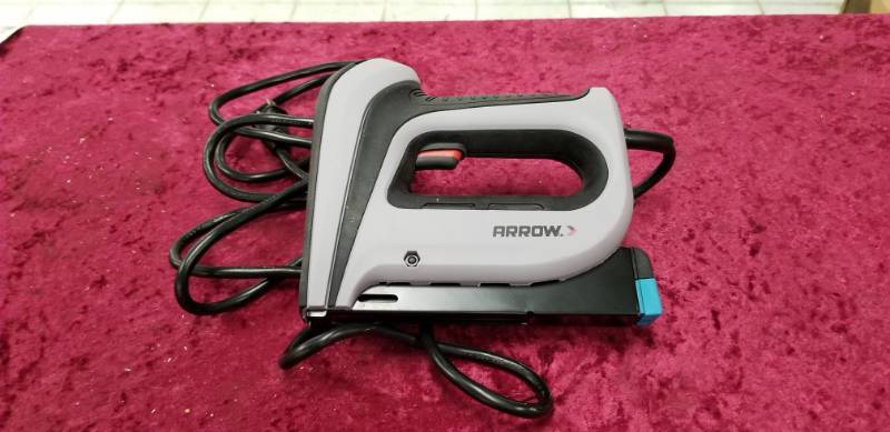 lot 6026 image: Arrow Electric Stapler Fits T-50 Staples - Fully Functional
