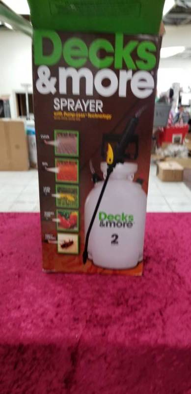 lot 6044 image: Decks & more Plastic Garden Sprayer - Appears New No Further Testing