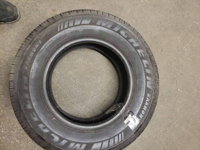 lot 10464 image: Michelin 20570R14 Tire