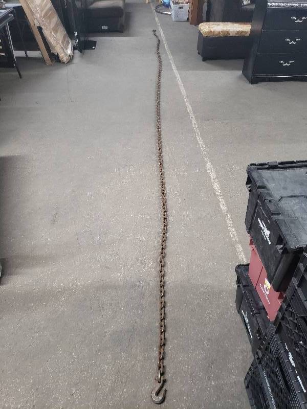 lot 10467 image: Heavy Duty Tow Chain.