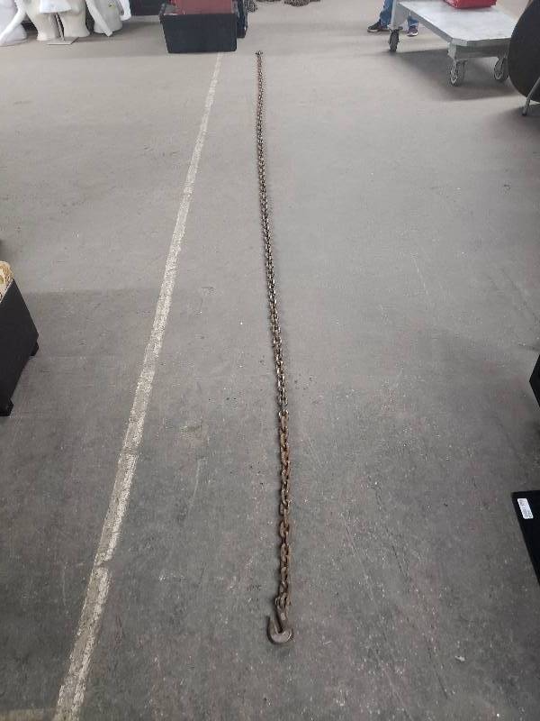lot 10468 image: Heavy Duty Tow Chain.