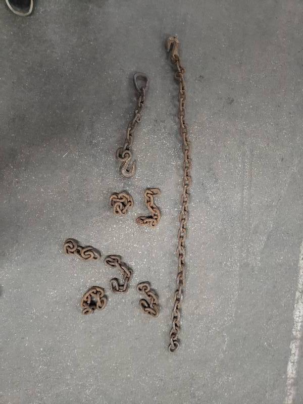 lot 10469 image: Small Heavy Duty Tow Chain