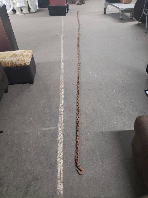 lot 10471 image: Heavy Duty Tow Chain.