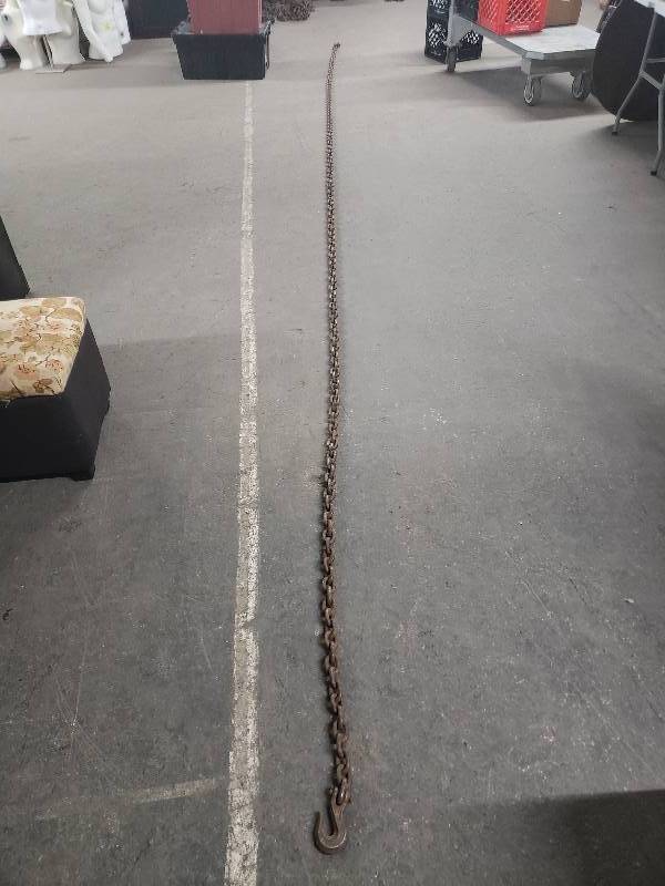 lot 10474 image: Heavy Duty Tow Chain.