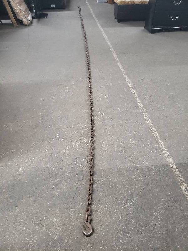 lot 10476 image: Heavy Duty Tow Chain.