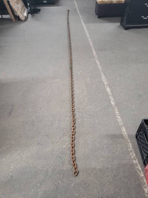 lot 10480 image: Heavy Duty Tow Chain.
