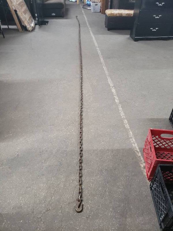 lot 10481 image: Heavy Duty Tow Chain.