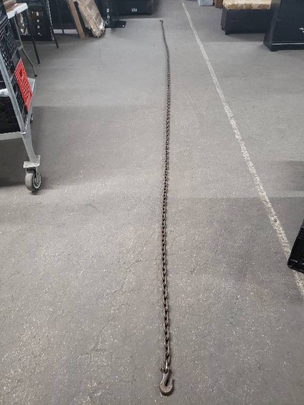 lot 10482 image: Heavy Duty Tow Chain.