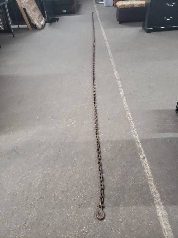 lot 10483 image: Heavy Duty Tow Chain.