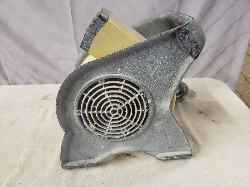 lot 10532 image: Stanley Blower with Power Center
