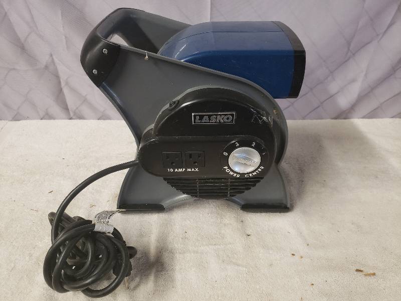 lot 10533 image: Lasko Blower with Power Center