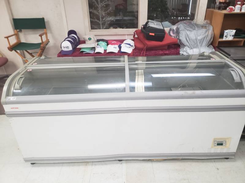 lot 1090 image: AHT Freezer Manhattan 4 Door