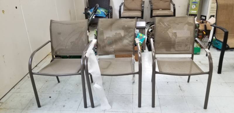 lot 2231 image: Lot of Outdoor Lawn Chairs may have damage