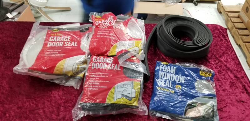 lot 2274 image: Lot of Garage and Door Seals